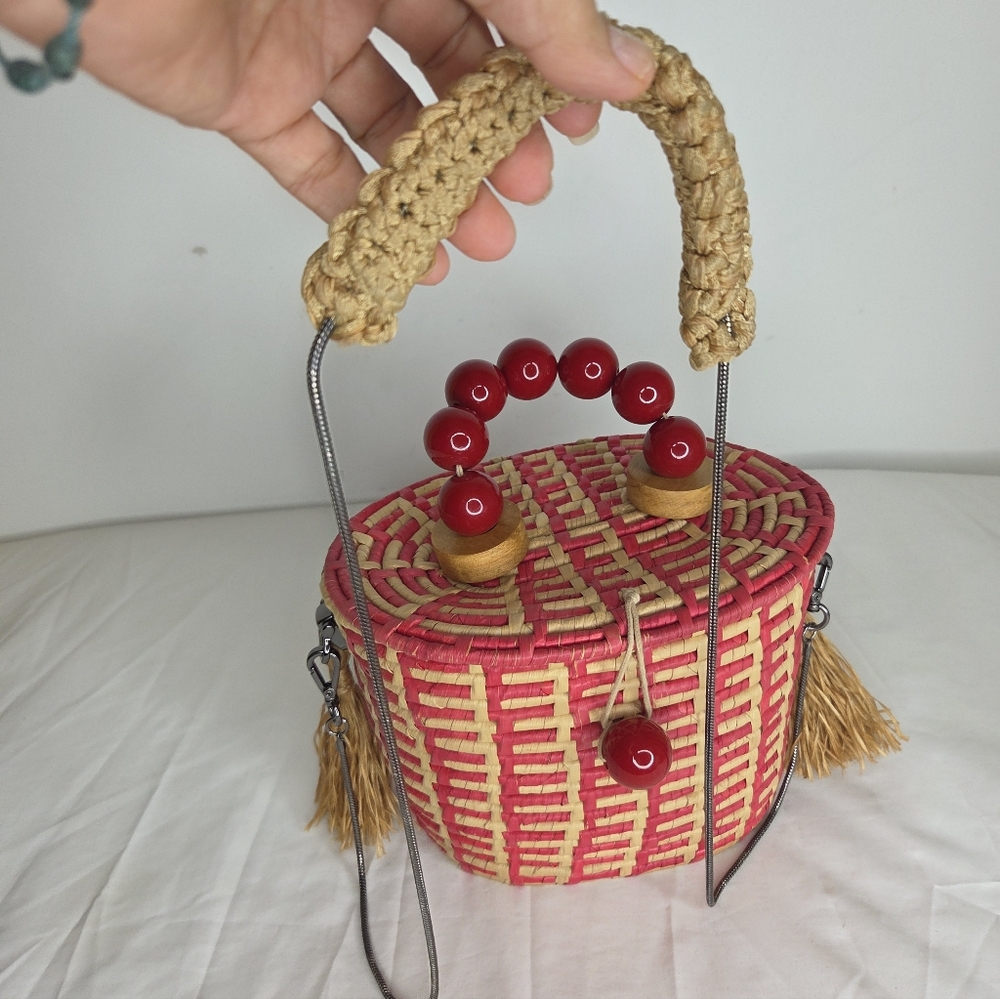 Caterina Mina Stylish 8"x6" Woven Basket Bag From Brazilian Designer - Picture 7 of 16